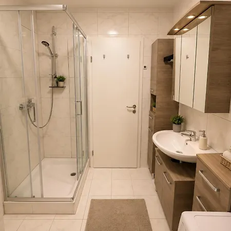 Apartment Mitarbeiterwohnung Nahe Saaleck Kaserne *